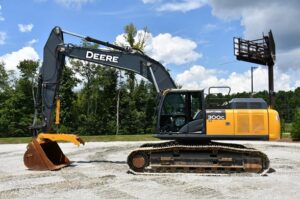 2018 DEERE 300G LC Excavator 1735-BT