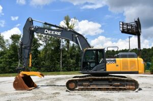 2018 DEERE 300G LC Excavator 1735-BT