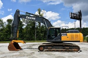 2018 DEERE 300G LC Excavator 1735-BT