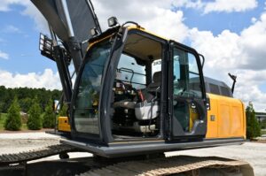 2018 DEERE 300G LC Excavator 1735-BT