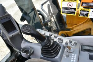 2018 DEERE 300G LC Excavator 1735-BT