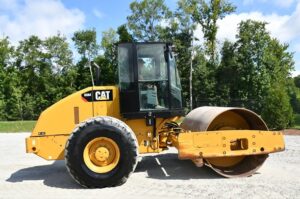 2011 CAT CS54 Compactor