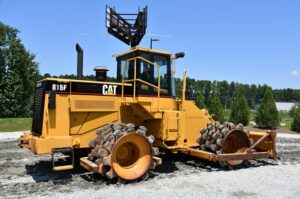 2004 CAT 815F Compactor 1754-BT