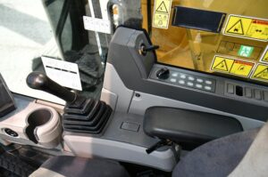 2018 CAT 326FL LR Excavator 1774-BT