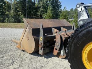 2017 DEERE 824K Loader