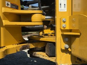 2017 DEERE 824K Loader