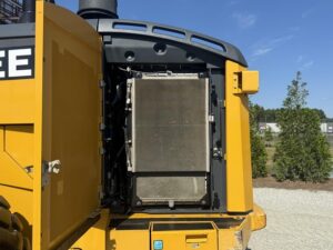 2017 DEERE 824K Loader