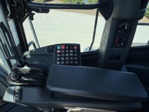 2017 DEERE 824K Loader