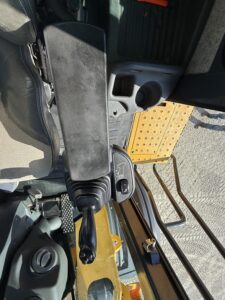 2017 DEERE 824K Loader