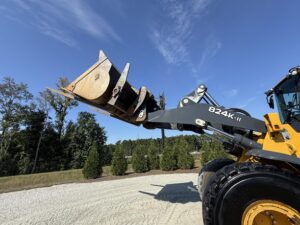 2017 DEERE 824K Loader