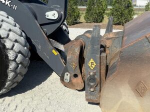 2017 DEERE 824K Loader