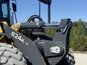 2017 DEERE 824K Loader