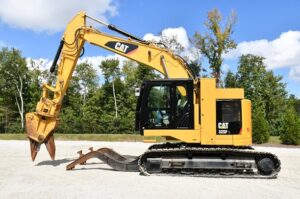 2018 CATERPILLAR 325FL UHD