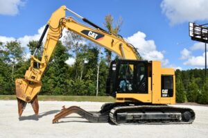 2018 CATERPILLAR 325FL UHD