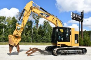2018 CATERPILLAR 325FL UHD