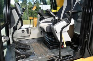 2018 CATERPILLAR 325FL UHD