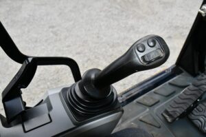 2018 CATERPILLAR 325FL UHD