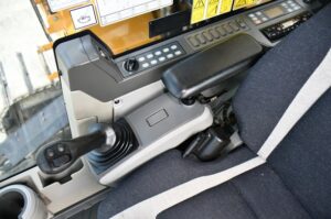 2018 CATERPILLAR 325FL UHD