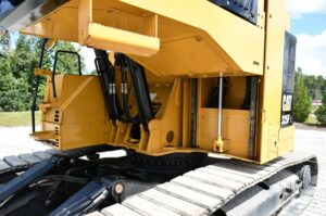 2018 CATERPILLAR 325FL UHD