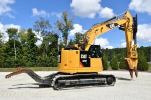 2018 CATERPILLAR 325FL UHD