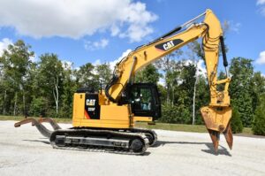 2018 CATERPILLAR 325FL UHD