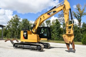 2018 CATERPILLAR 325FL UHD