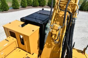 2018 CATERPILLAR 325FL UHD