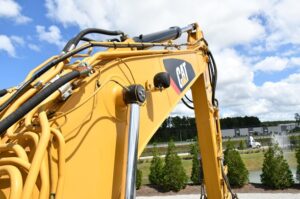 2018 CATERPILLAR 325FL UHD