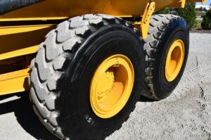 2012 VOLVO A25F
