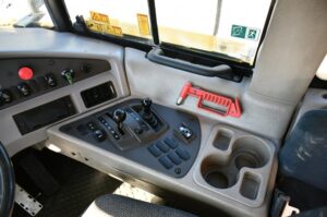 2012 VOLVO A25F