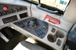 2012 VOLVO A25F