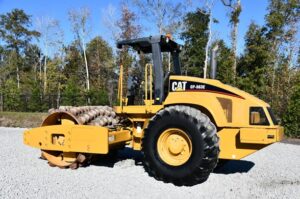 2006 CATERPILLAR CP-563E