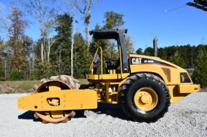 2006 CATERPILLAR CP-563E