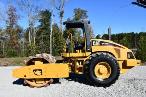 2006 CATERPILLAR CP-563E