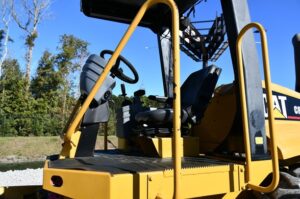 2006 CATERPILLAR CP-563E