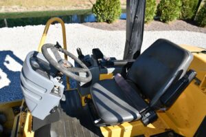 2006 CATERPILLAR CP-563E