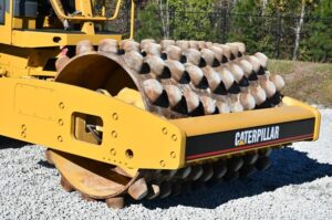 2006 CATERPILLAR CP-563E
