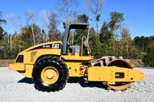 2006 CATERPILLAR CP-563E