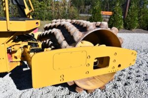 2006 CATERPILLAR CP-563E