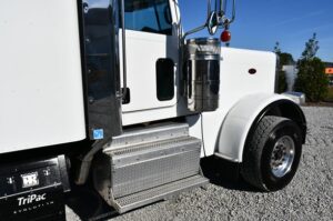 2016 PETERBILT 389 2016 PETERBILT 389