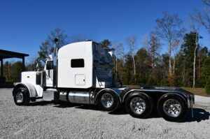 2016 PETERBILT 389 2016 PETERBILT 389