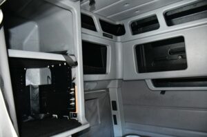 2016 PETERBILT 389 2016 PETERBILT 389