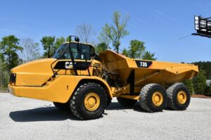 2010 Cat 735