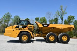 2010 Cat 735