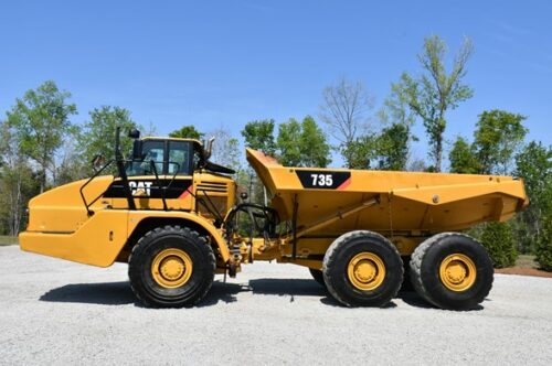 2010 Cat 735