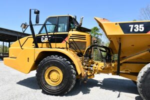 2010 Cat 735