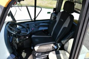 2010 Cat 735