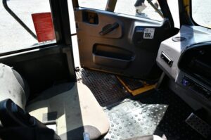 2010 Cat 735