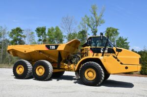 2010 Cat 735