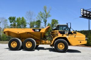 2010 Cat 735